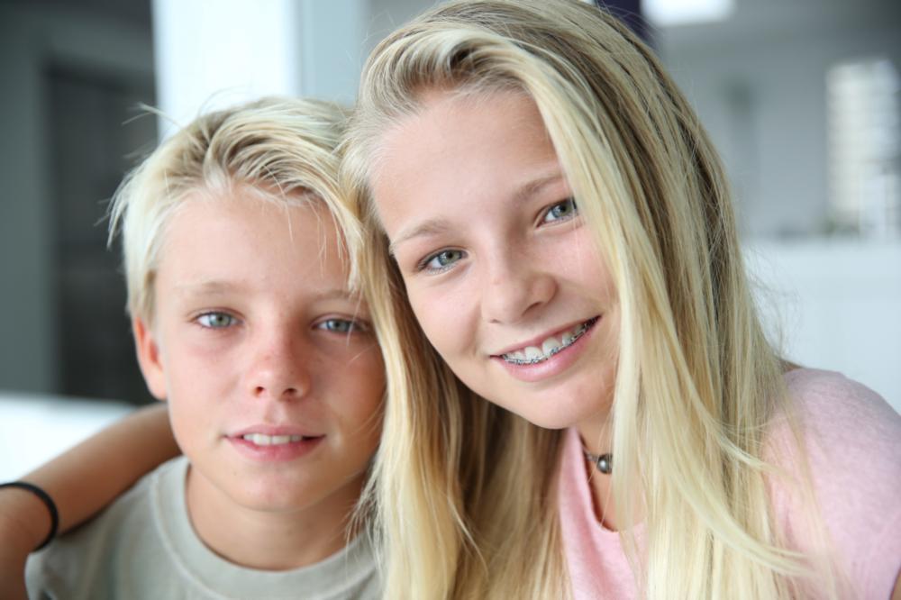 two kids smiling in irvine